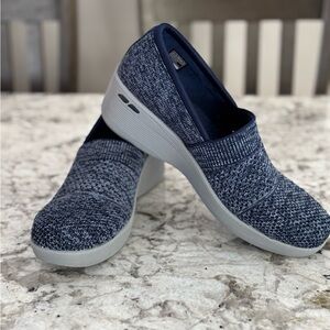 Sketchers Slip-On Knit Mule in Navy